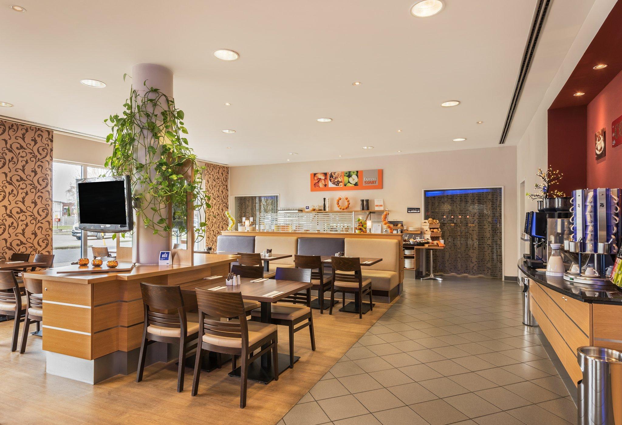 Holiday Inn Express Cologne Muelheim, An Ihg Hotel Kültér fotó